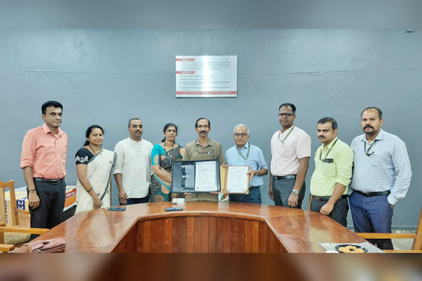 Traffic Signals Division of KELTRON signed an MoU with Govt Engg. college Bartonhill